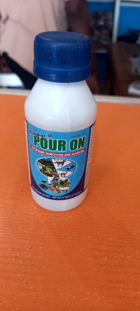 POUR  ON  100ML